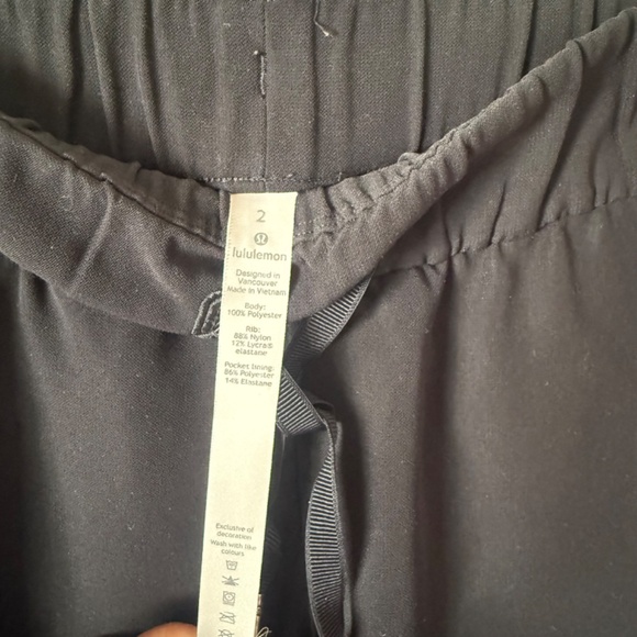 Lululemon On The Fly Joggers Women's Size 2 Black Drawstring Elastic Waist sport - Picture 4 of 6
